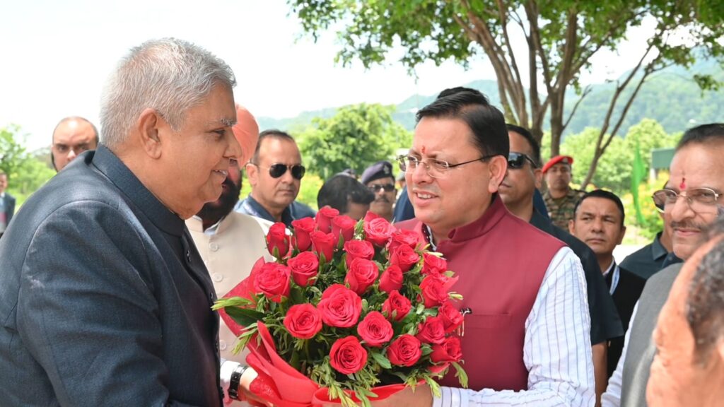 मुख्यमंत्री धामी ने उपराष्ट्रपति जगदीप धनखड़ से की शिष्टाचार भेंट