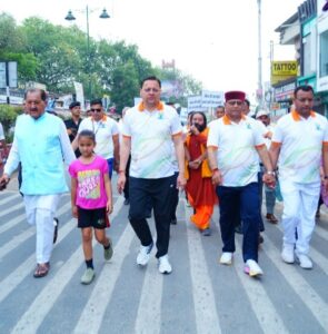 मुख्यमंत्री ने देहरादून में आयोजित ’रन फॉर योगा’ कार्यक्रम में किया प्रतिभाग