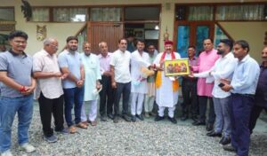 राजजात मानचित्र पर कुरुड़ व देवराला को अंकित करने को लेकर महाराज से मिला प्रतिनिधिमंडल