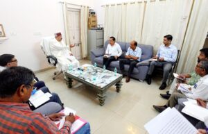 प्रदेश में सड़कों के निर्माण के लिए फॉरेस्ट क्लीयरेंस के मानक ठीक किये जायें: महाराज