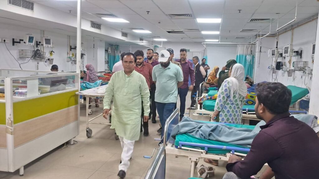 स्वास्थ्य मंत्री डॉ. रावत ने परखी दून और कोरोनेशन अस्पताल की व्यवस्थाएं