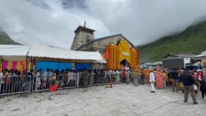 सावन शिवरात्रि के पावन पर्व पर केदारनाथ मंदिर में श्रद्धालुओं का सैलाब उमड़ा