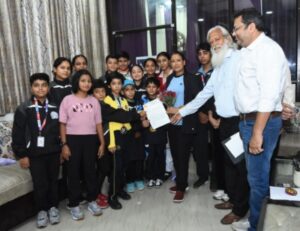 पदक विजेताओं को खेल मंत्री रेखा आर्य ने किया सम्मानित