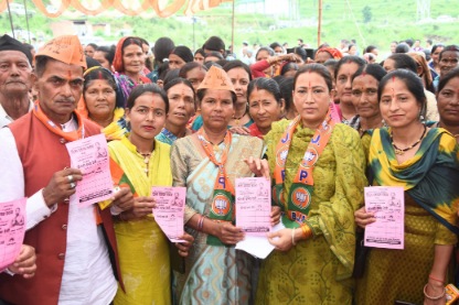 कैबिनेट मंत्री रेखा आर्या ने अल्मोड़ा के ताकुला में की चुनावी जनसभा