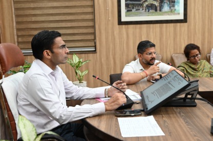 मानसून के दौरान भी हर घर तक निर्बाध जारी रहे पानी की सप्लाई: डीएम