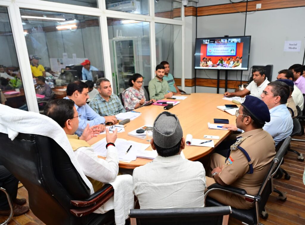 दूसरे दिन भी जिले में रहकर रेस्क्यू ऑपरेशन की निगरानी और निर्देशन में जुटे रहे सीएम धामी