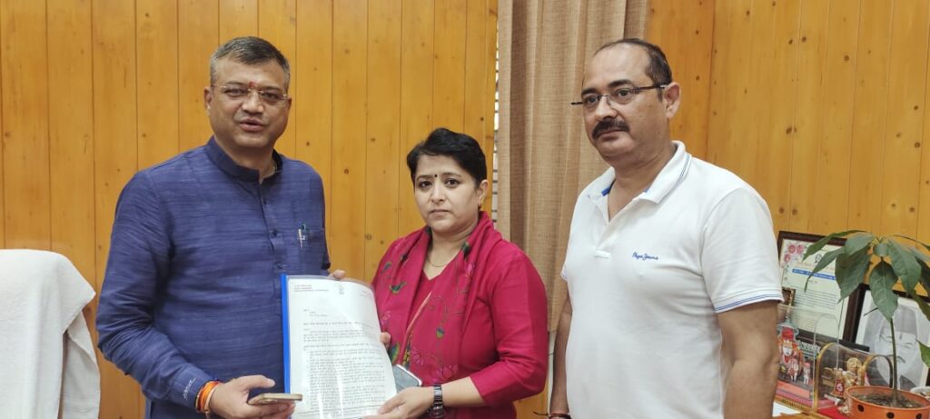 कांग्रेस महिला अध्यक्ष रौतेला के नेतृत्व में पदाधिकारियों के प्रतिनिधिमंडल ने मेयर से की मुलाकात