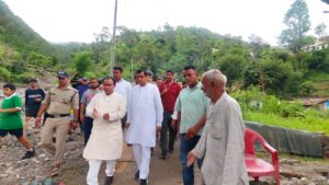 कुलसारी पहुंचे कैबिनेट मंत्री डॉ. धन सिंह रावत व सांसद अनिल बलूनी