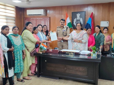भाजपा महिला कार्यकर्ताओं ने कांग्रेस नेताओं पर दर्ज कराया मुकद्दमा