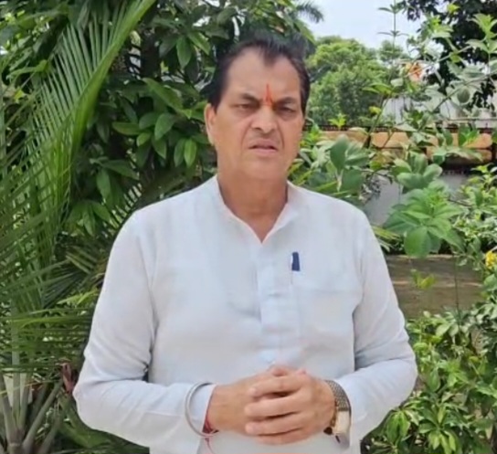 आपदा पीड़ितों के लिए पूर्व कैबिनेट मंत्री अग्रवाल देंगे एक माह का वेतन