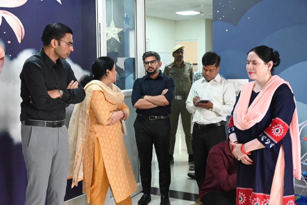 बच्चों को सुरक्षित, शिक्षा अनुकूल माहौल देना हमारी प्रतिबद्धताः डीएम