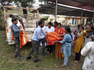 पूर्व महापौर अनिता ममगाईं के प्रयासों एवं रेड क्रॉस के