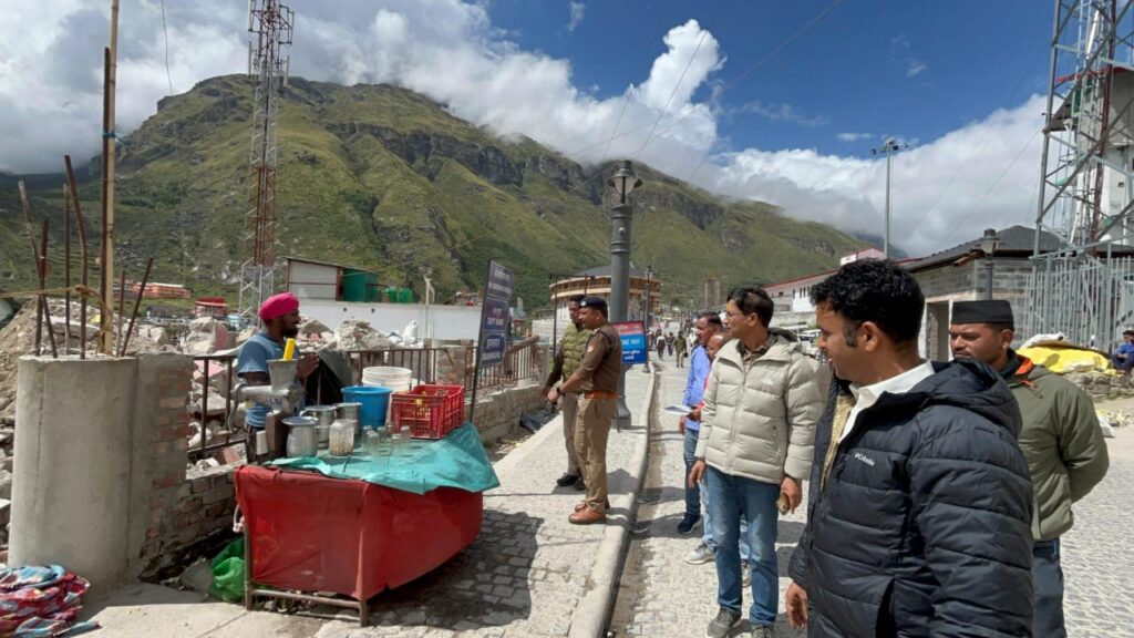 चारधाम: मंदिर परिसर में भिक्षावृत्ति पर लगी रोक, अतिक्रमण हटाने के निर्देश