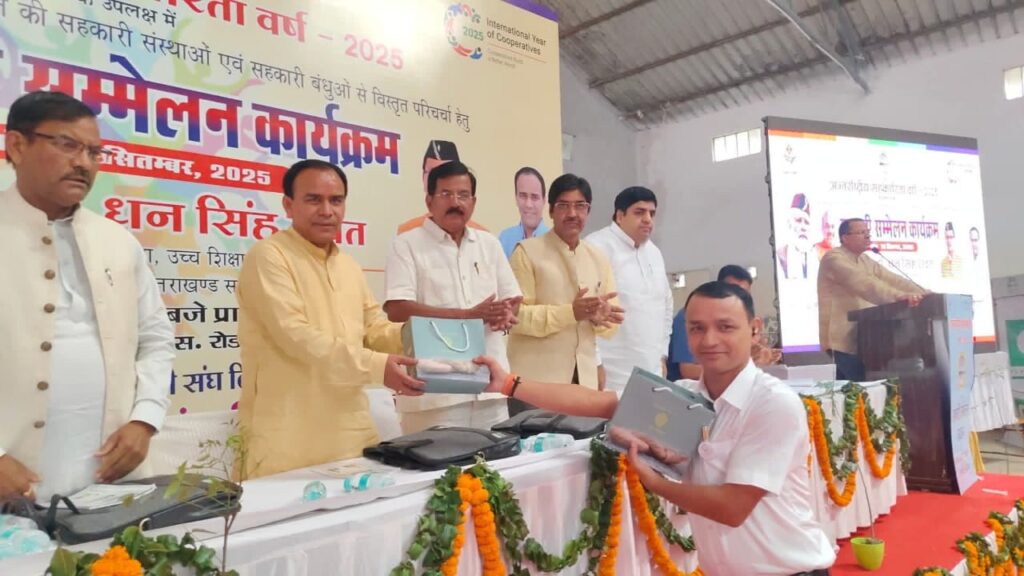 उत्तराखंड राज्य सहकारी संघ बाजार में उतारेगा बोतलबंद पानी ‘हिमाला जल’: डॉ. धन सिंह रावत