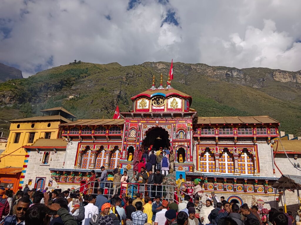 बीकेटीसी मुख्य कार्याधिकारी थपलियाल ने बदरीनाथ यात्रा व्यवस्थाओंं का किया निरीक्षण