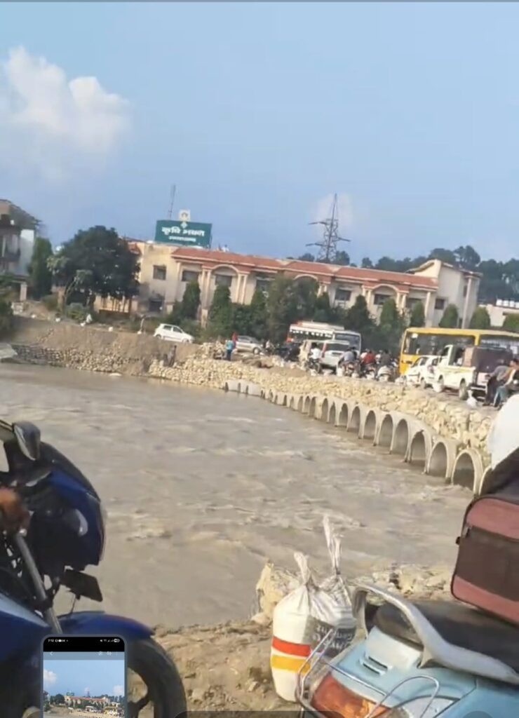 देहरादून: नंदा की चौकी, पांवटा राजमार्ग पर वाहनों का आवाजाही शुरू