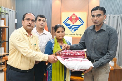 टीबी मुक्त भारत की ओर कदमः डीएम बने निक्षय मित्र, टीबी मरीज को गोद लेकर संभाला पोषण का जिम्मा