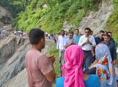 ग्रामीण मार्ग, पुलिया, बिजली-पानी, दो दिन में हो जाना चाहिए दूरस्तः डीएम
