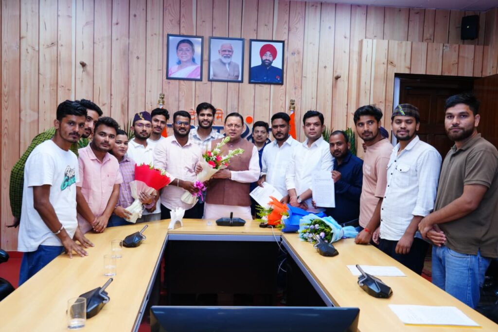 मुख्यमंत्री से उत्तराखंड बेरोजगार संघ के प्रतिनिधियों ने की भेंट