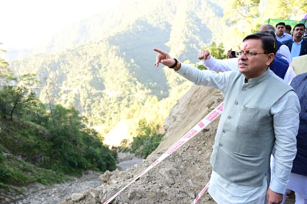मुख्यमंत्री ने किया चम्पावत-टनकपुर मार्ग का स्थलीय निरीक्षण, स्वाला डेंजर जोन में दिए स्थायी समाधान के निर्देश