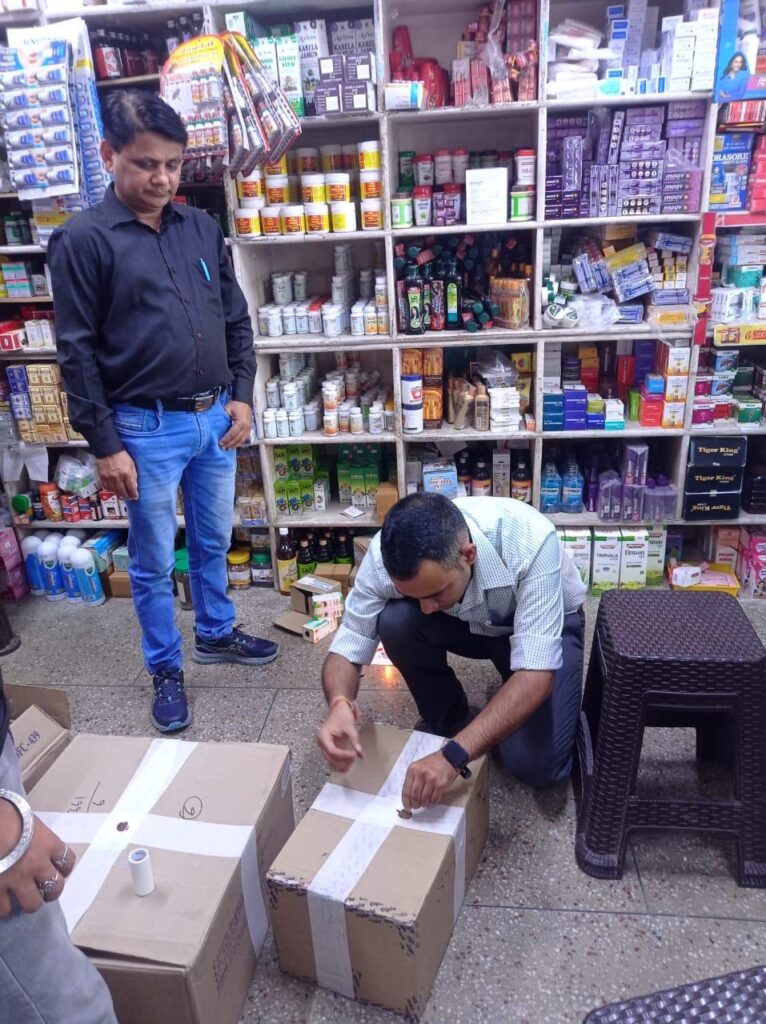 कफ सिरप बिक्री पर सरकार सख्त: प्रदेश भर में 350 से अधिक सैंपल लिए, दर्जनों मेडिकल स्टोर्स के लाइसेंस रद्द