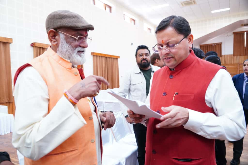 मुख्यमंत्री धामी ने जनता मिलन कार्यक्रम में सुनी जन समस्याएं