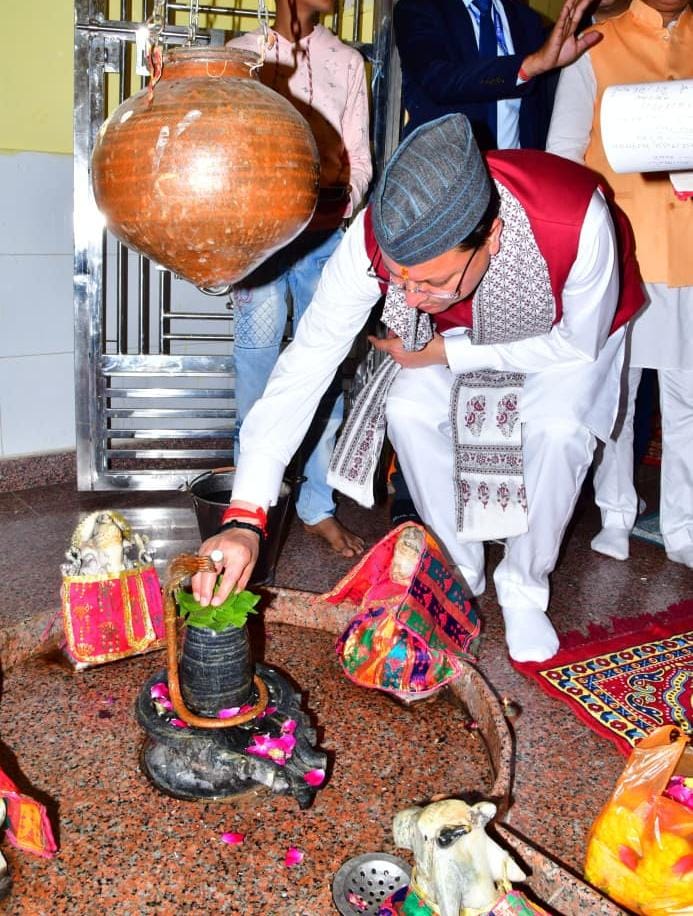 मुख्यमंत्री ने तीर्थराज पुष्कर स्थित श्री ब्रह्मा जी मंदिर में की पूजा-अर्चना