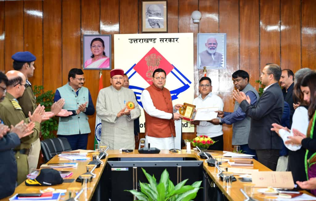 मुख्यमंत्री ने सचिवालय में सड़क सुरक्षा परिषद की बैठक के दौरान दिए ये निर्देश..