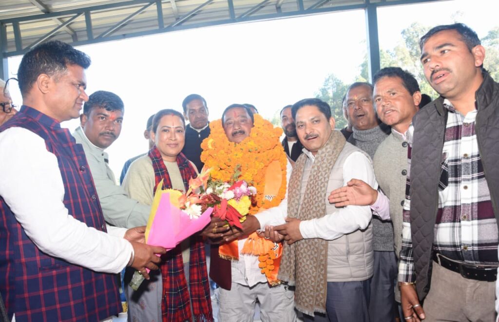 हरीश रौतेला ने समर्थकों संग थामा भाजपा का दामन