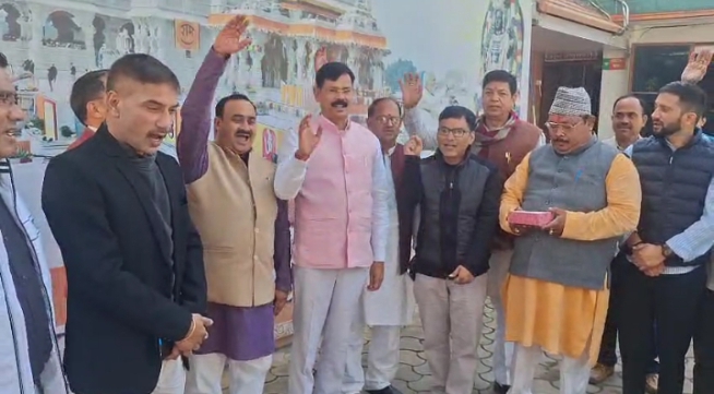 श्री राम मंदिर धर्मध्वजा आरोहण पर भाजपा ने किया जयउद्घोष एवं मिष्ठान वितरण