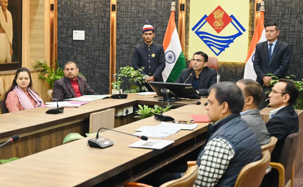 एयरपोर्ट विस्तारीकरण में किसी प्रकार की बाधा अनुमन्य नहीं: डीएम