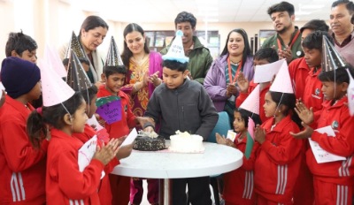 डीएम सविन बंसल के पुत्र सनव ने इंटेंसिव केयर सेंटर साधुराम के बच्चों संग मनाया जन्मदिन