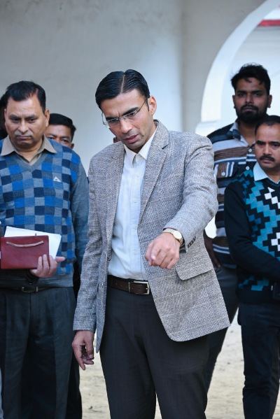 बच्चों से उनका बचपन, शिक्षा छिनने वालों को बख्शा नही जाएगाः डीएम