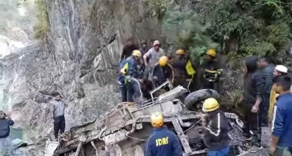 हादसा : डाकपत्थर में वाहन दुर्घटना में एक की मौत, एक घायल