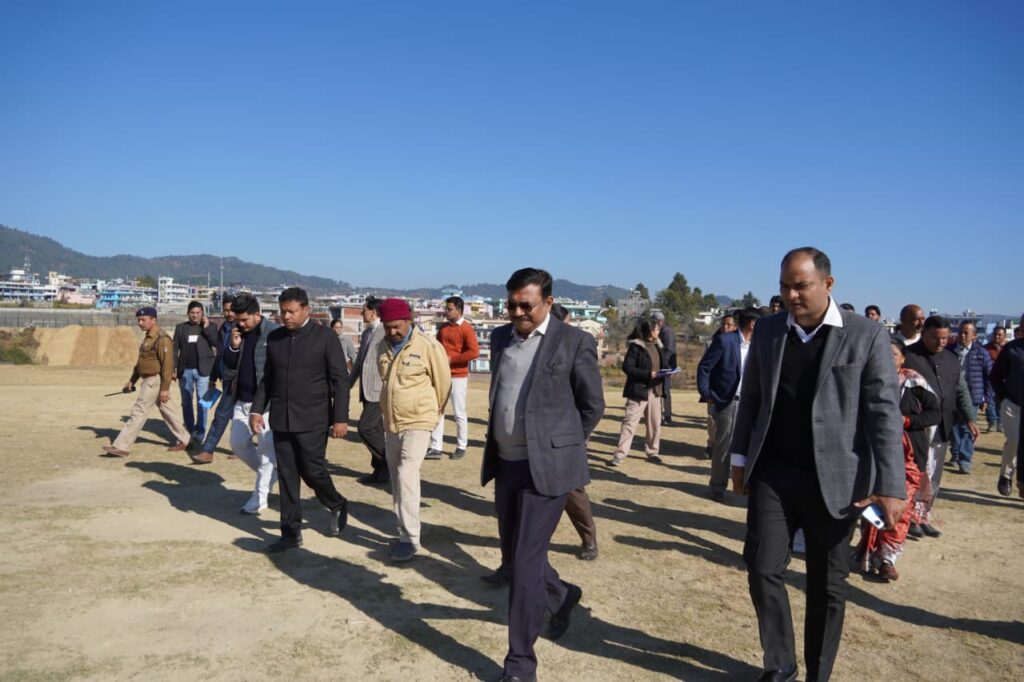 गोल्ज्यू कॉरिडोर का भ्रमण: मुख्य सचिव ने विकास कार्यों की प्रगति की ली समीक्षा