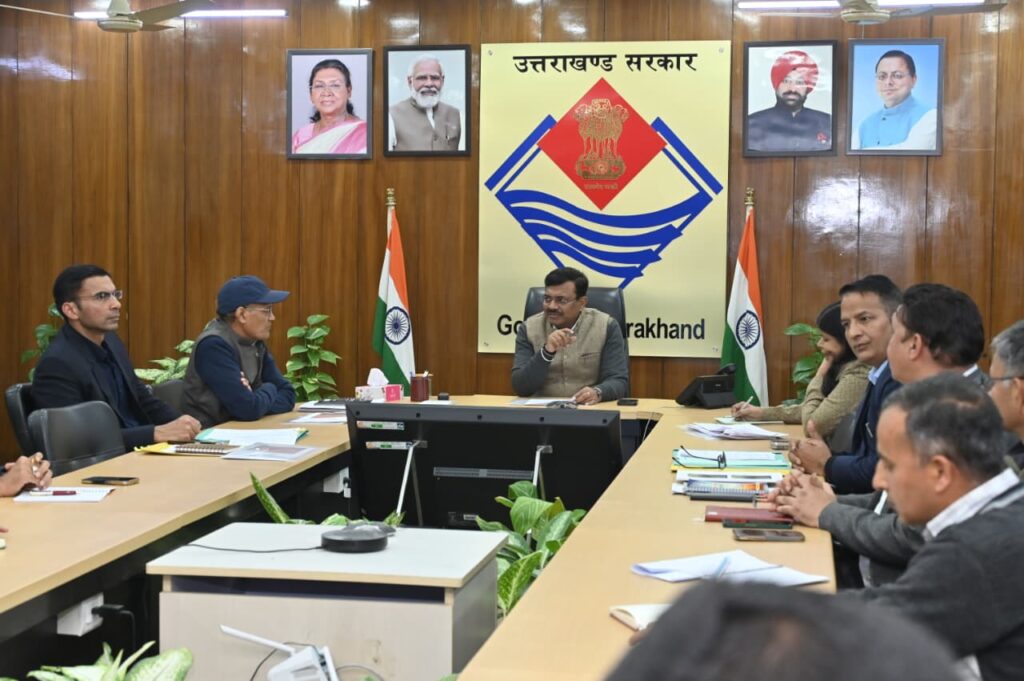 भू-अभिलेखों से सम्बन्धित सभी पोर्टल शीघ्र से शीघ्र शुरू किए जाएं: मुख्य सचिव 