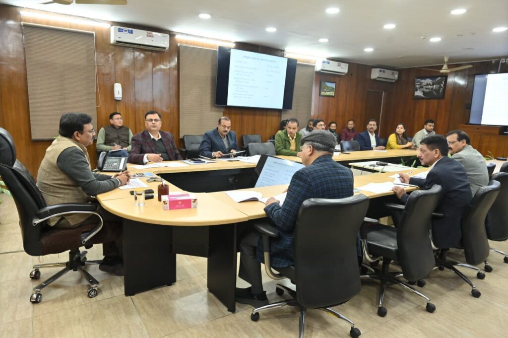 मुख्य सचिव ने सेवा का अधिकार के अंतर्गत सेवाओं की समीक्षा की