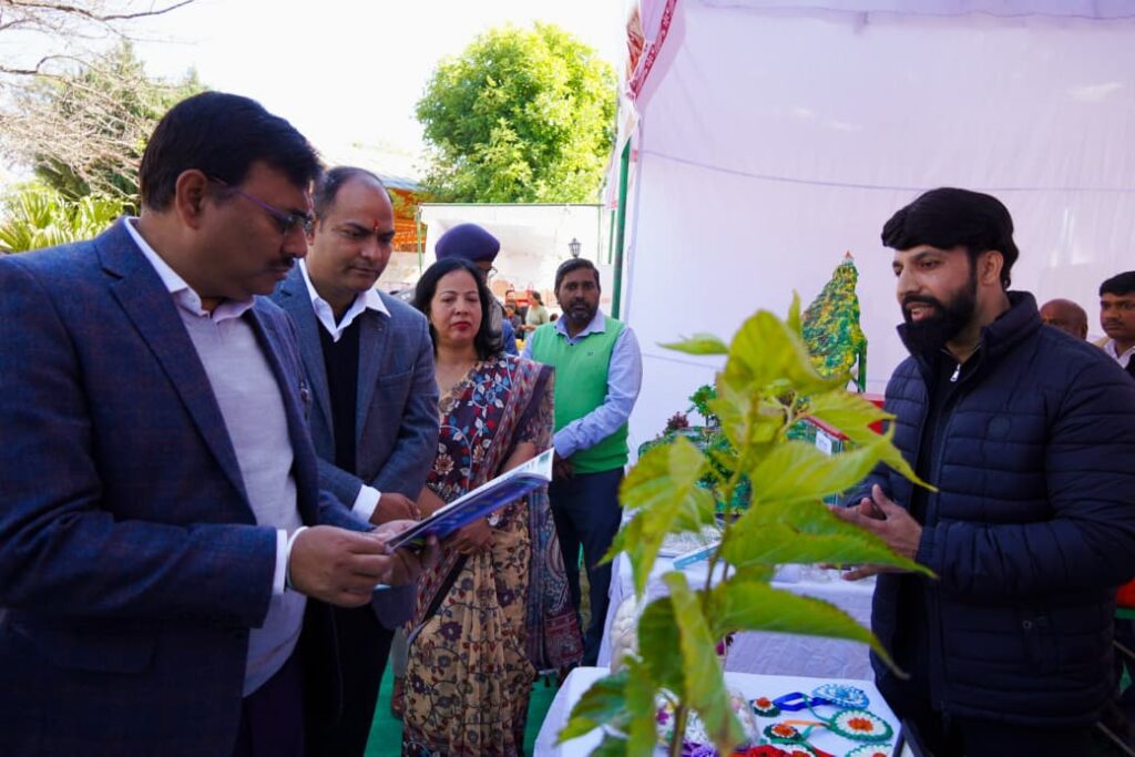 चम्पावत में तेजी से विकास के लिए पूंजीगत व्यय व मॉनिटरिंग बढ़ाने के निर्देश: मुख्य सचिव