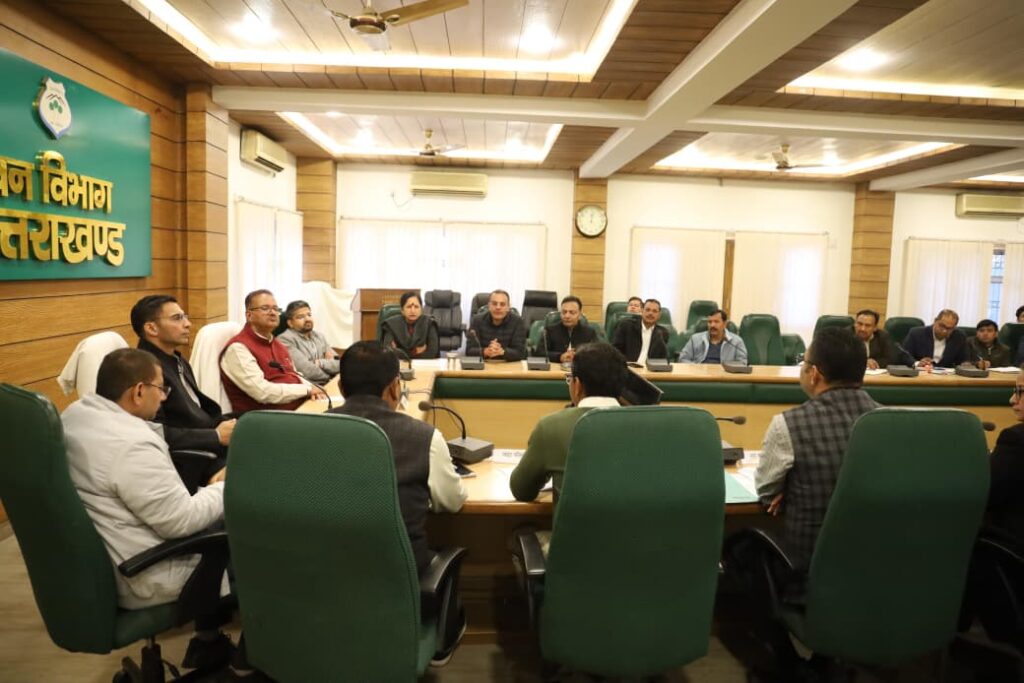 विंटर कार्निवाल 2025 : मंत्री गणेश जोशी ने समिति व प्रशासन संग की समीक्षा बैठक