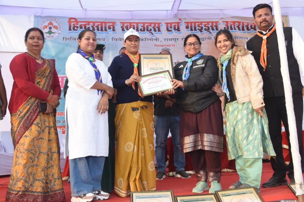 अनुशासन और नेतृत्व क्षमता विकसित करें युवा : रेखा आर्या