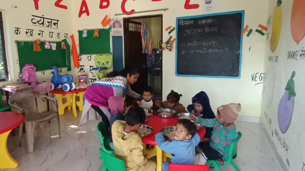 देहरादून: जिला प्रशासन ने डिस्ट्रिक्ट प्लान से 54 आंगनबाड़ी केंद्र बनाए मॉडर्न प्ले स्कूल