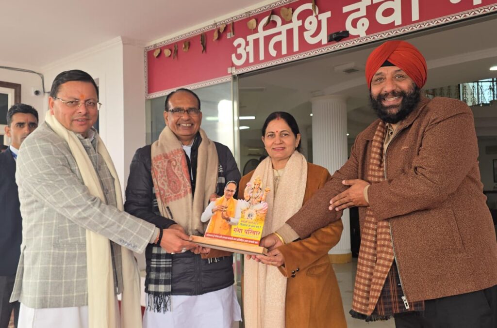 केन्द्रीय मंत्री के देवभूमि आगमन पर मुख्यमंत्री और पूर्व मेयर अनिता ममगाईं ने किया स्वागत एवं अभिनंदन