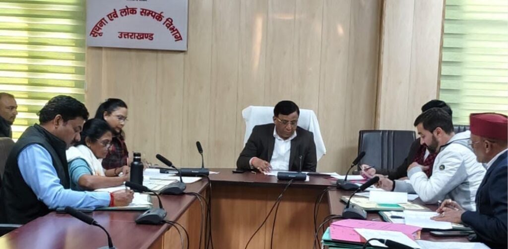 15 दिवंगत पत्रकारों के परिजनों और दो बीमारों को पांच-पांच लाख की आर्थिक सहायता