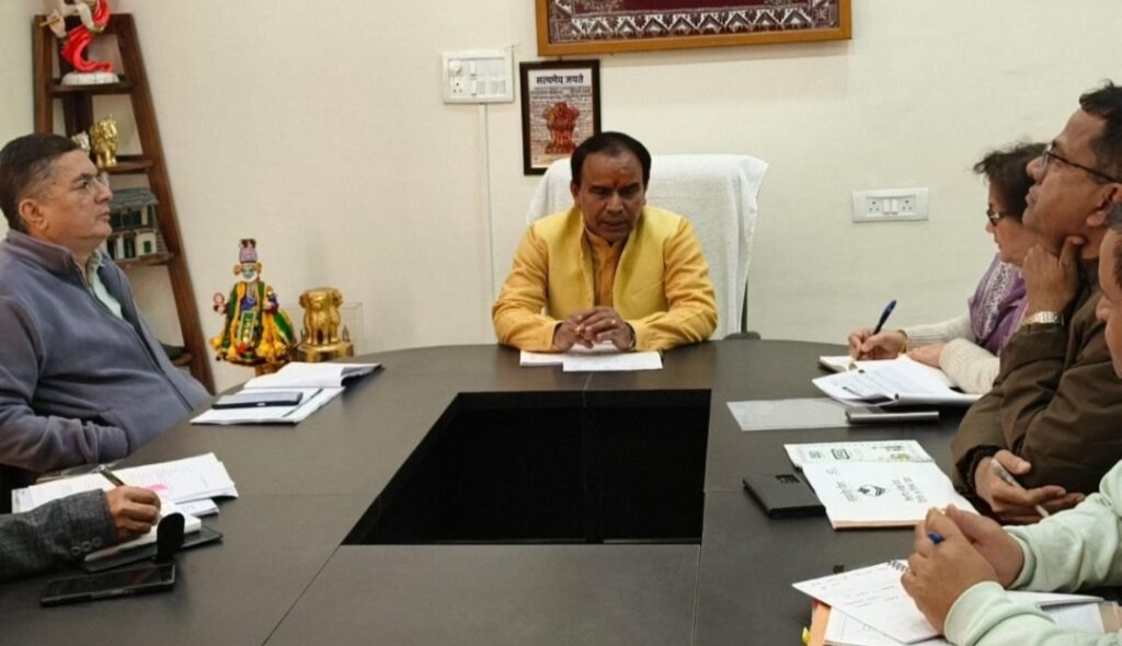 सहकारी बैंकों में एनपीए वसूली को चलायें विशेष अभियान: डॉ. धन सिंह रावत