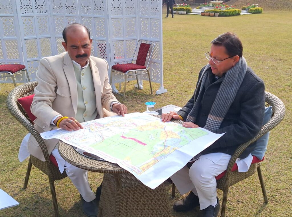 प्रस्तावित योजनाओं के संबंध में मुख्यमंत्री ने केन्द्रीय राज्य मंत्री के साथ किया विचार-विमर्श