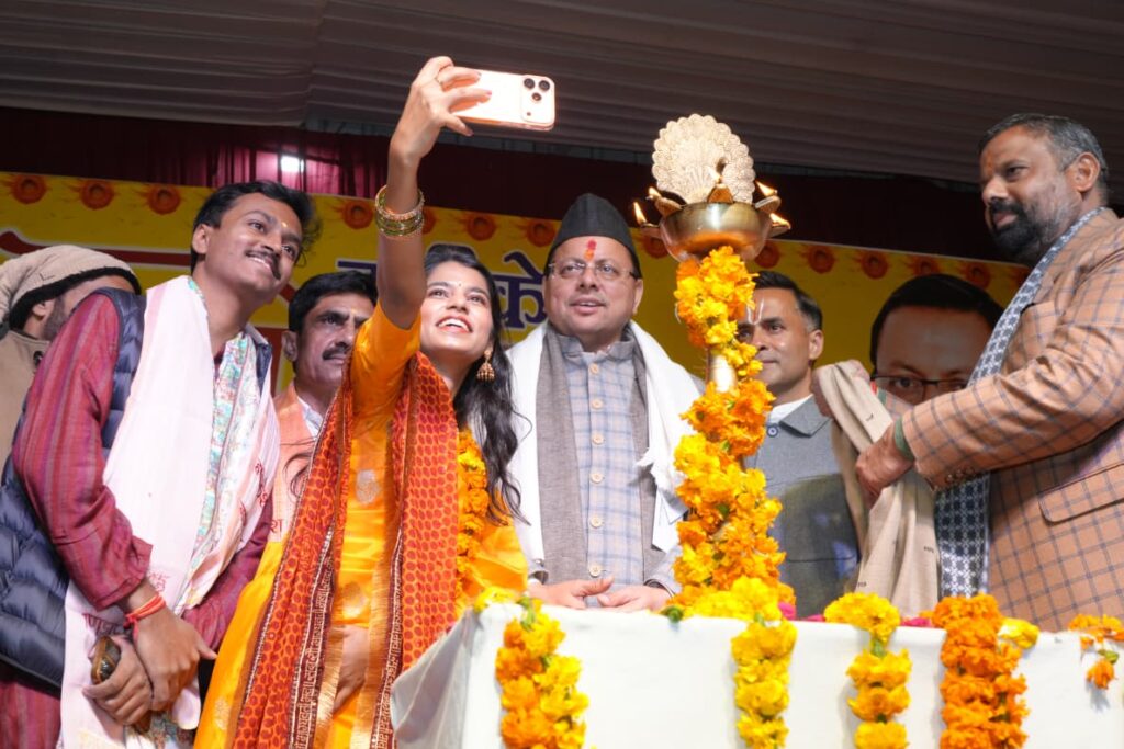 मैथिली ठाकुर साधना, संस्कृति और युवा प्रेरणा का सशक्त प्रतीक: मुख्यमंत्री