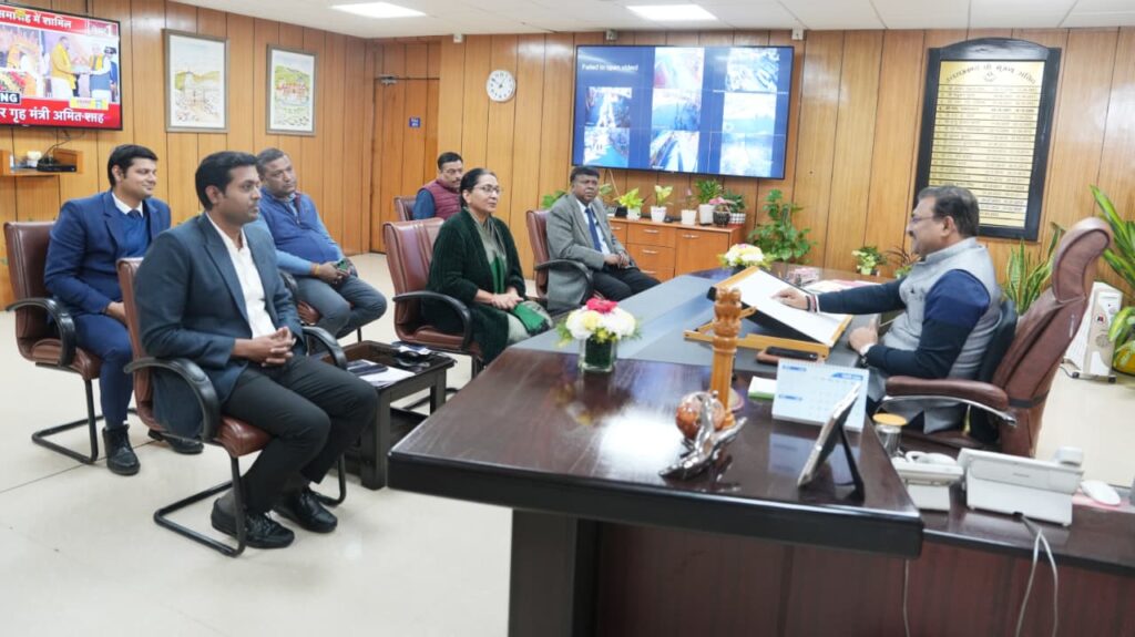 मुख्य सचिव ने उत्तर रेलवे से सम्बन्धित प्रकरणों एवं परियोजनाओं के सम्बन्ध में की बैठक 