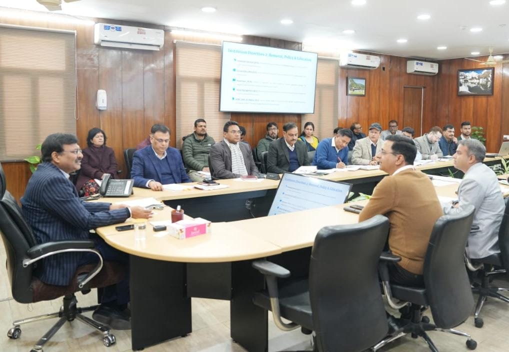 आवारा पशुओं को स्थानीय निकायों की सहायता से कार्यवाही सुनिश्चित की जाए: मुख्य सचिव