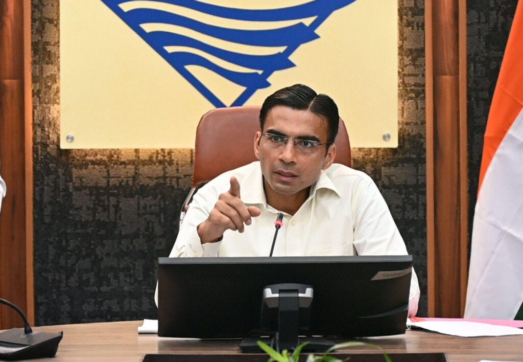 भष्टाचार की शिकायत पर डीएम का सख्त एक्शन, पटवारी निलंबित