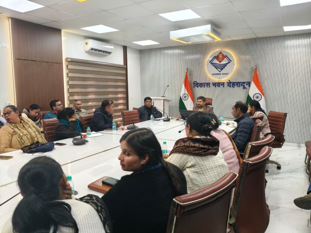 ग्रामीण आजीविका मिशन के 13 मॉडल सीएलएफ की सीडीओ ने की समीक्षा